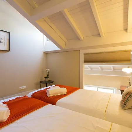 Guest 4 Av Loft * Porto