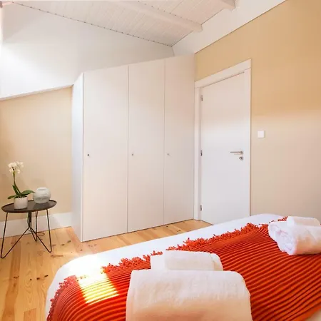 Guest 4 Av Loft * Porto