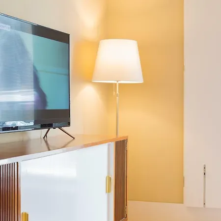 Guest 4 Av Loft * Porto