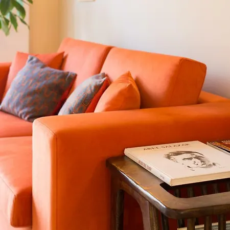Guest 4 Av Loft Apartment