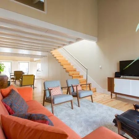 Guest 4 Av Loft Porto