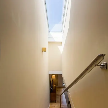 Guest 4 Av Loft Apartment